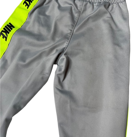 NIKE Boys Size 5 Silver & Neon Green Tircot Track Set - Picture 3 of 5